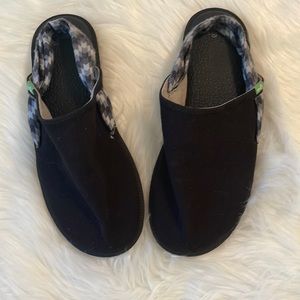 Sanuk yoga sling